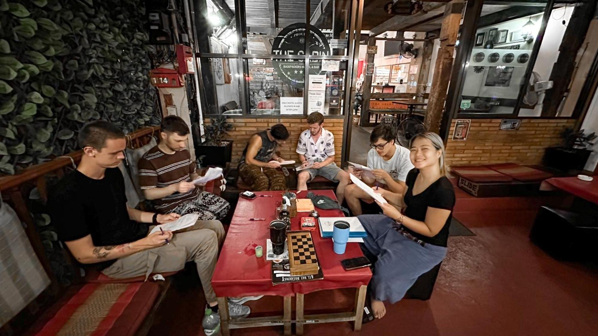 The Cabin Backpackers Hostel & Bar Чіангмай Екстер'єр фото